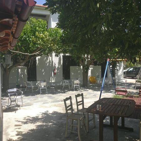 Yfantis Sakis Apartment'S Eratini Extérieur photo