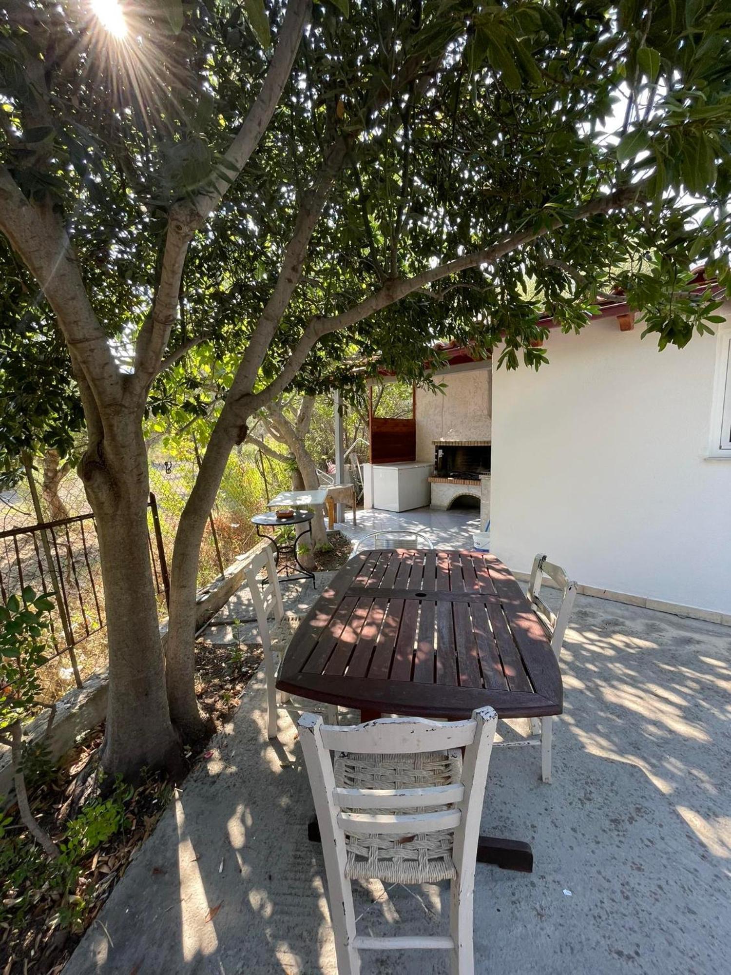 Yfantis Sakis Apartment'S Eratini Extérieur photo