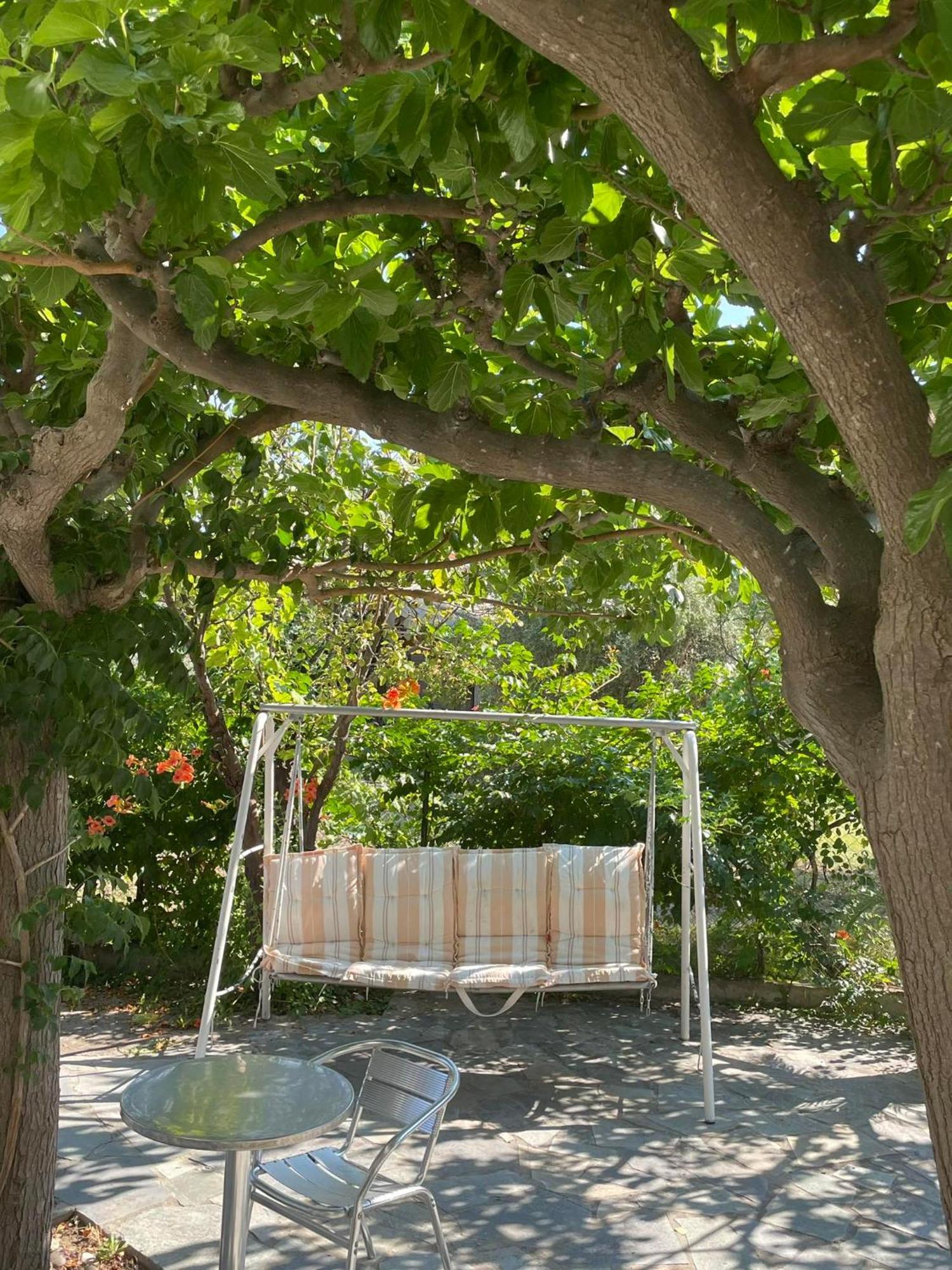 Yfantis Sakis Apartment'S Eratini Extérieur photo
