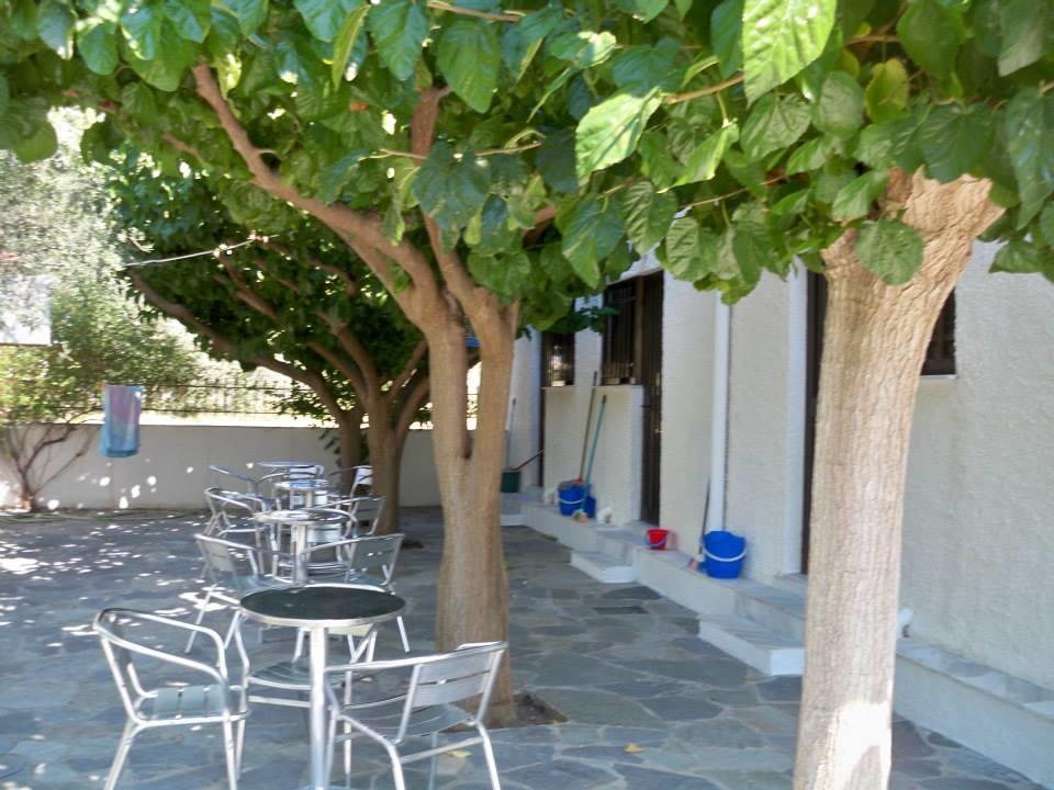 Yfantis Sakis Apartment'S Eratini Extérieur photo